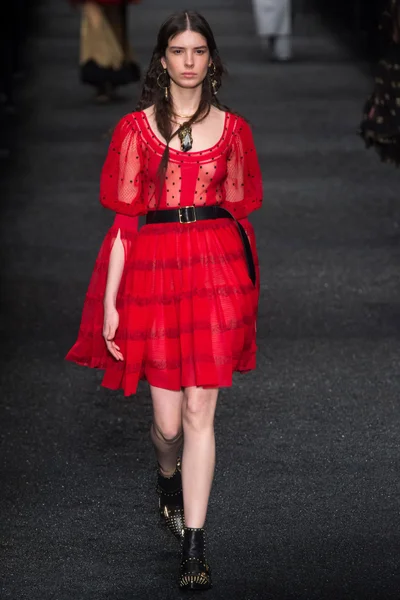 Look 23
